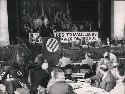 1955 Press Photo Socialist Congress Opens In Paris - Historic Images