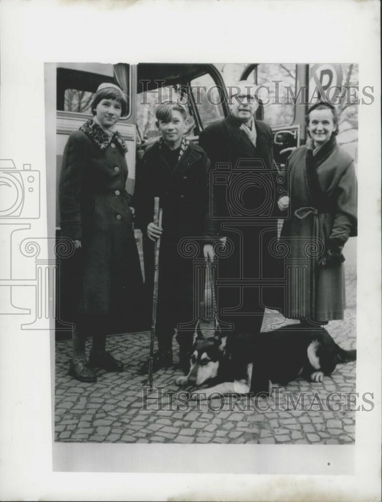 1958 Press Photo German Scientist Orlamuender - Historic Images