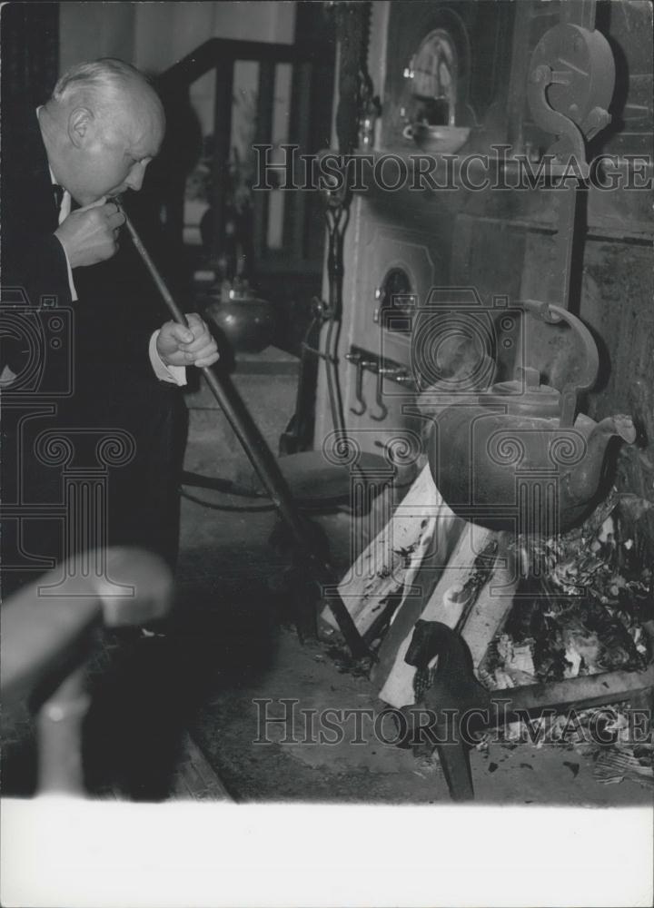 1963 Press Photo A rare fireplace in a home in Germany - Historic Images