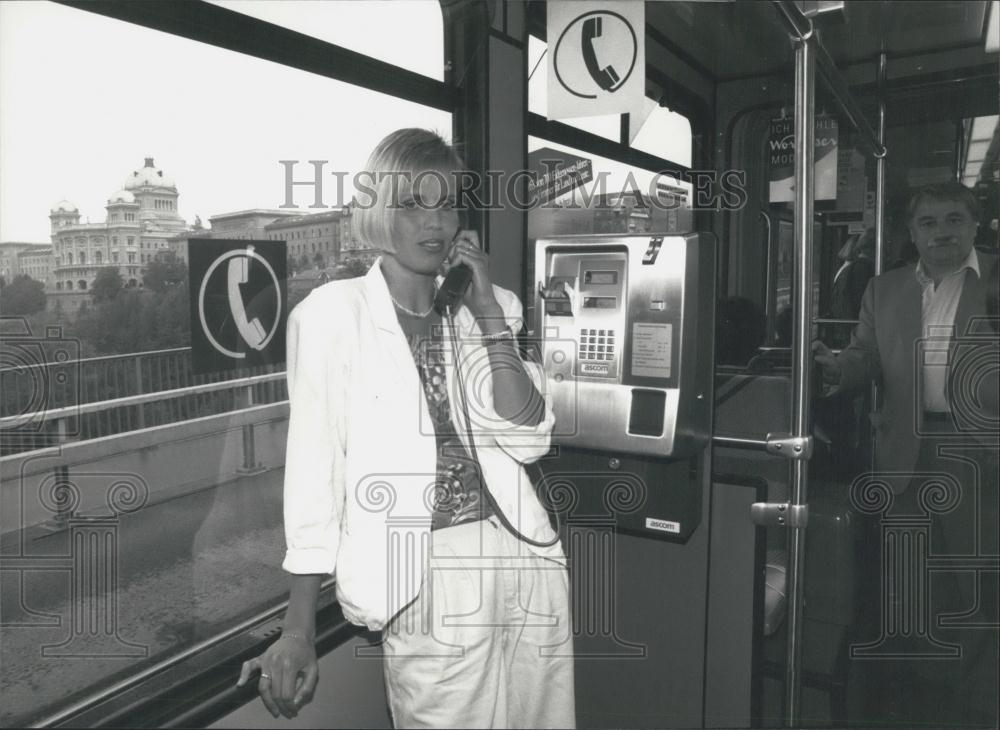 1991 Press Photo Berne&#39;s Public Transport Authority has phones in the tramcars - Historic Images