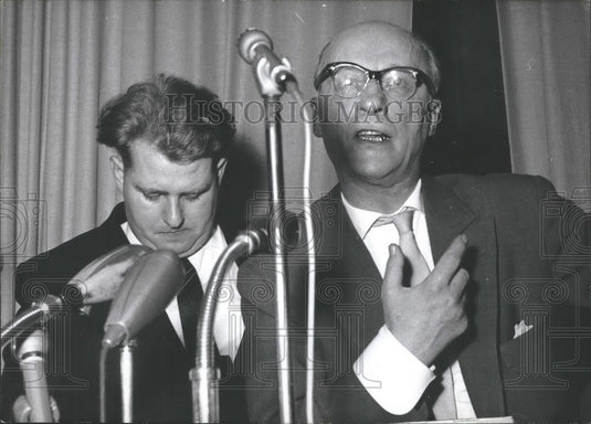 1941 Press Photo East German Parliament President Dr Dieckmann Speaking - Historic Images