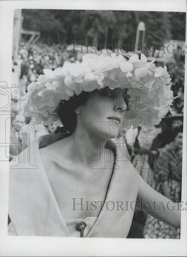 1958 Press Photo Countess de la Force, Christian Dir Niece, Chantilly Racecourse - Historic Images