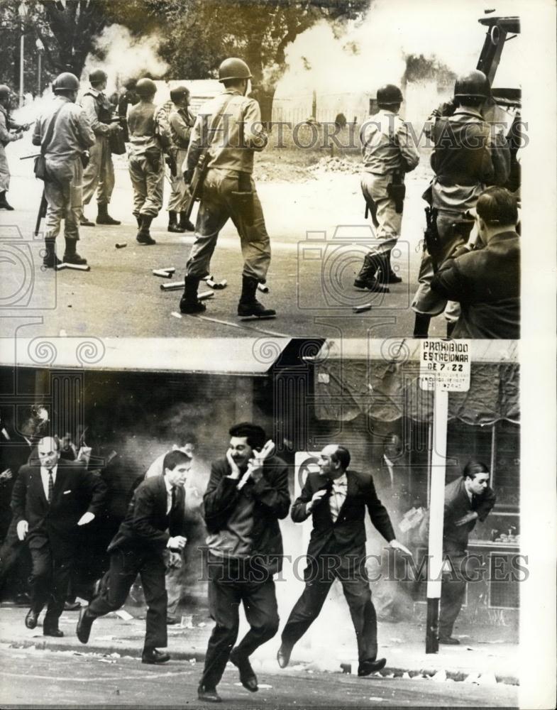 1965 Press Photo Demonstrations In Burnos Aires - Historic Images