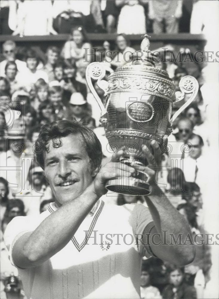 1973 Press Photo Jan Kodes (Czech) wins at Wimbledon - Historic Images