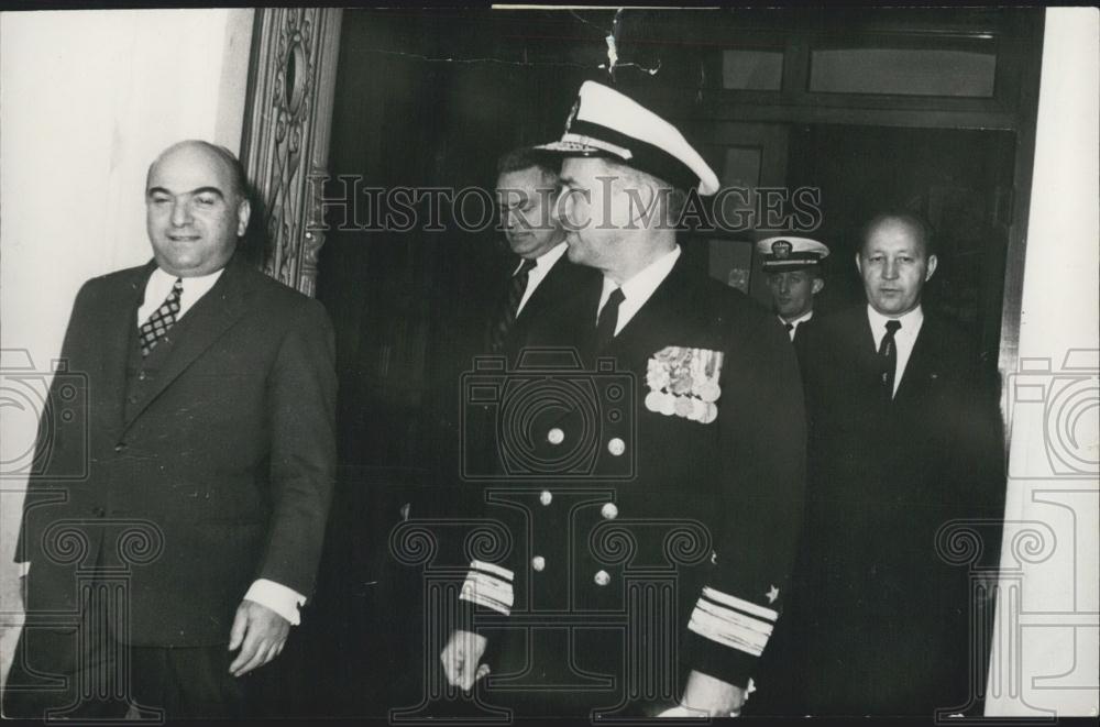 1957 Press Photo American fleet in Istanbul ,Admiral Nelson &amp;Kemal Hadinll - Historic Images