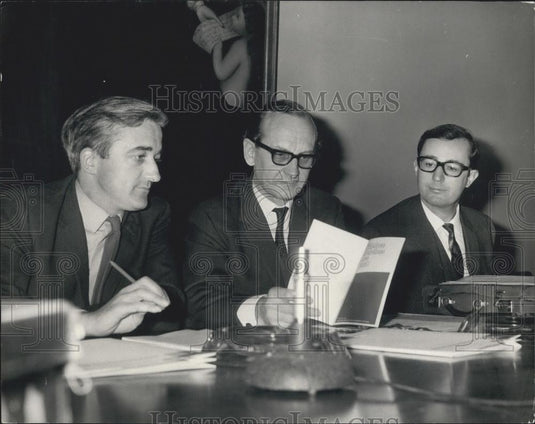 1968 Press Photo Race Relations Board,Mark Bonham Carter,&Geoffrey Bindman - Historic Images