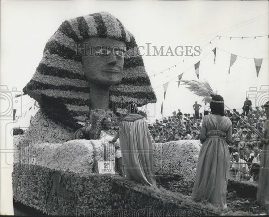 1963 Press Photo Battle Of Jersey Egyptian Splendor Float Channel Islands - Historic Images