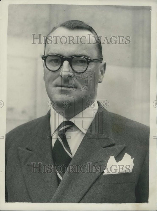 1957 Press Photo Prince Philip Private Secretary James BV Orr - Historic Images