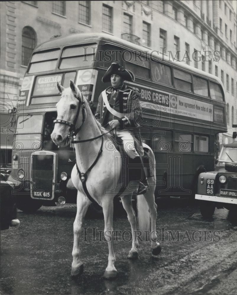 1965 Press Photo The Napoleon General in the Strand - Historic Images