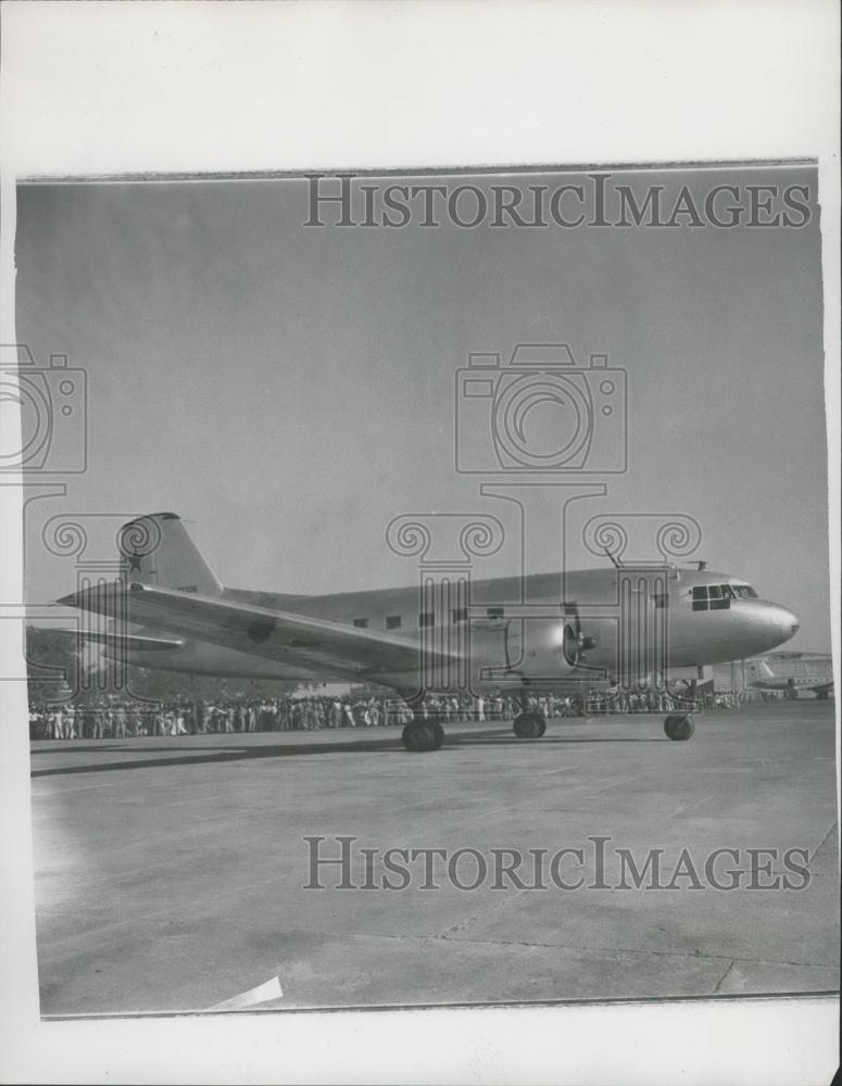 1955 Press Photo The Plane Russian Leaders Arrived From New Delhi In - Historic Images