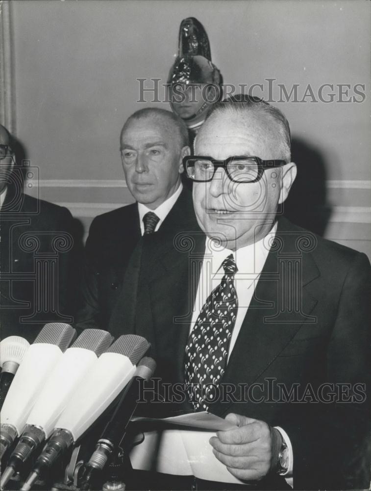 1974 Press Photo Italian Premier Mariano Rumor - Historic Images