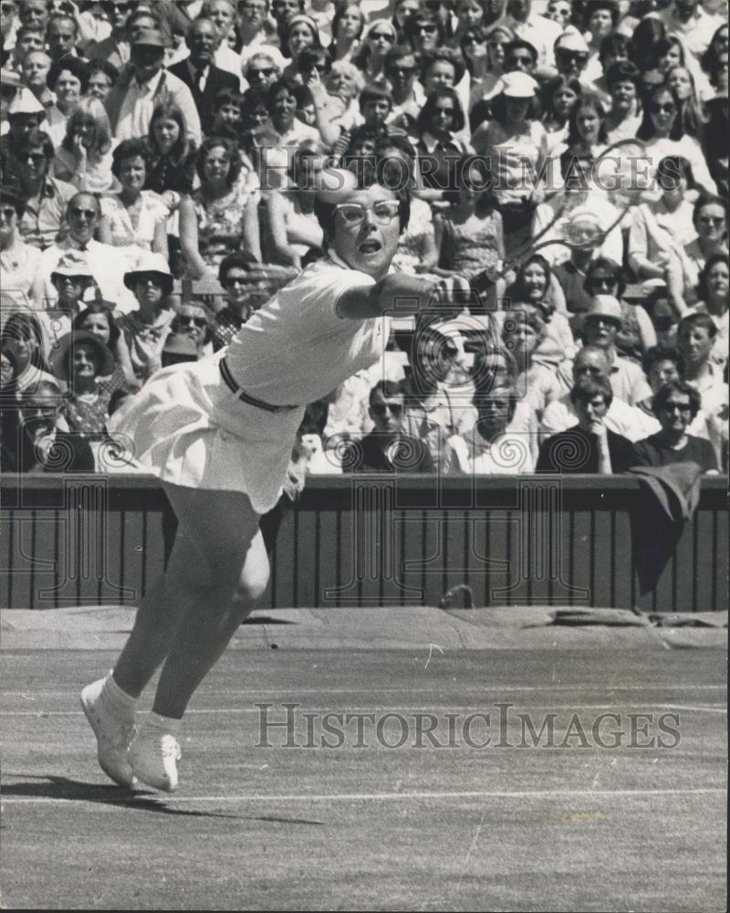 1969 Press Photo Billie Jean King Game Ann Jones Wimbledon - Historic Images