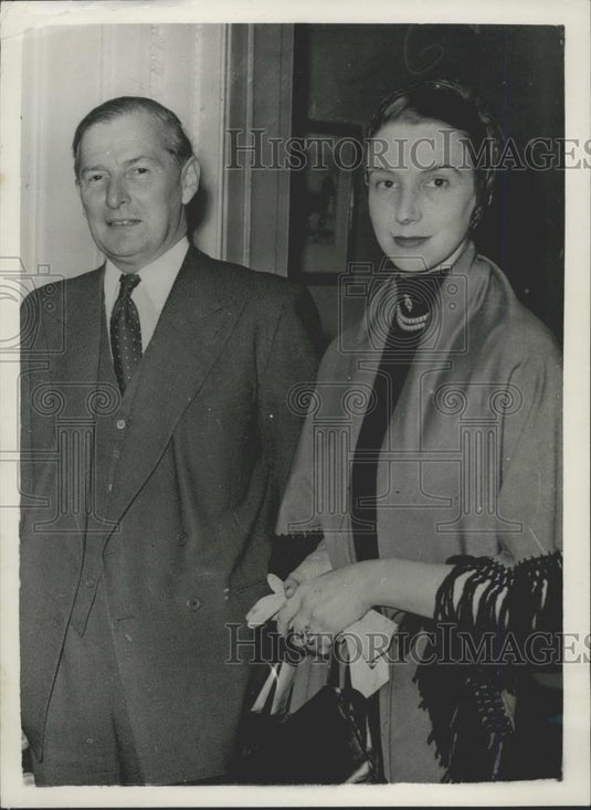 1957 Press Photo UK Foreign Secretary Selwyn Lloyd, Wife - Historic Images
