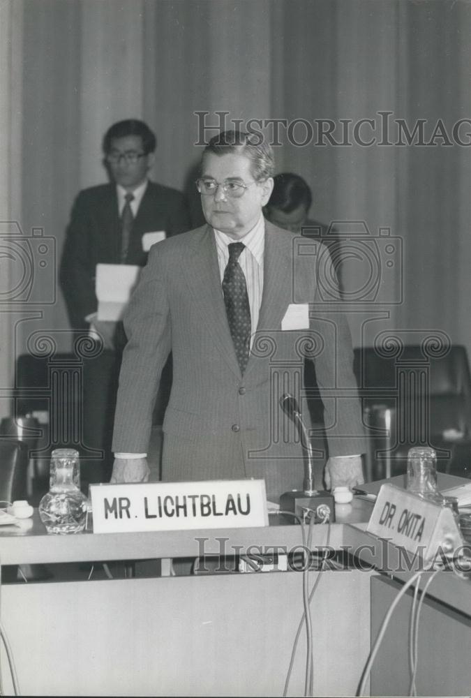 Press Photo International Symposium, Oil, John H Lichtblau, Tokyo - Historic Images