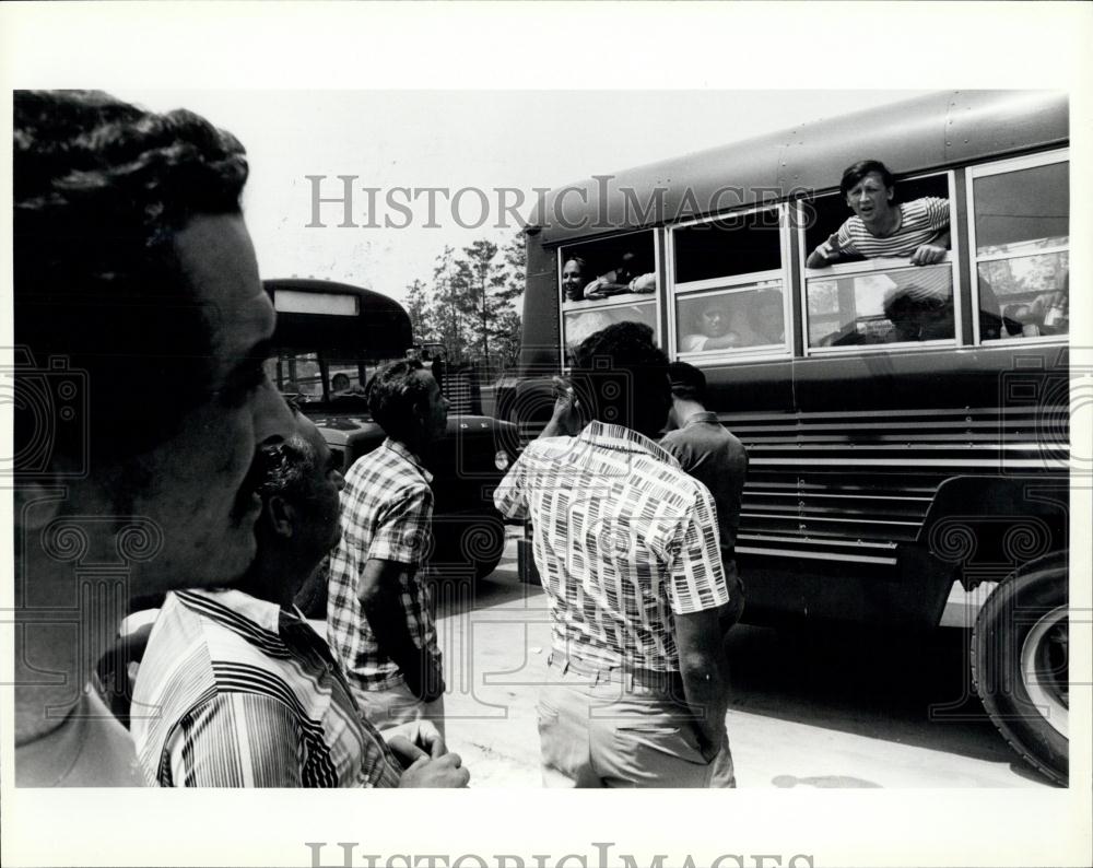 Press Photo Newly arriving Cuban refugees in Florida - Historic Images