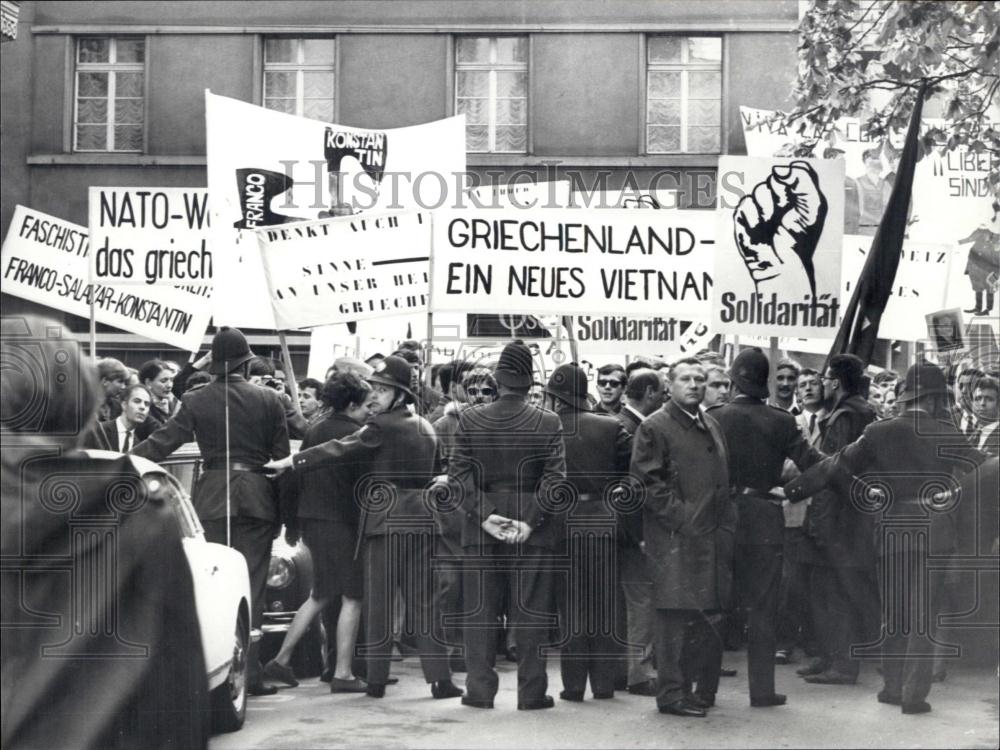 1967 Press Photo Anti-Greek demonstration at Zurich: In Switzerland - Historic Images