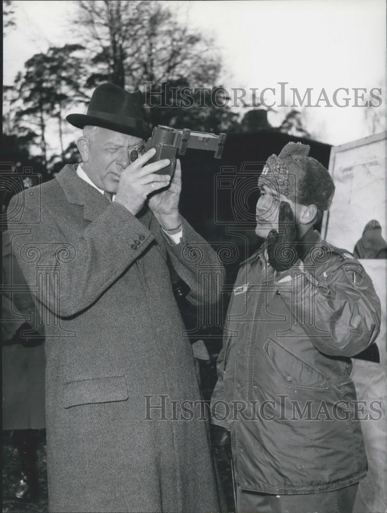 1957 Press Photo Neil McElrot, Willy Brandt, Berlin Grunewald - Historic Images