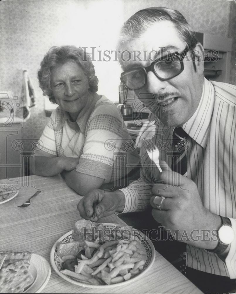 1957 Press Photo No Bread For Leader Of The Bakers Union Sam Maddox - Historic Images