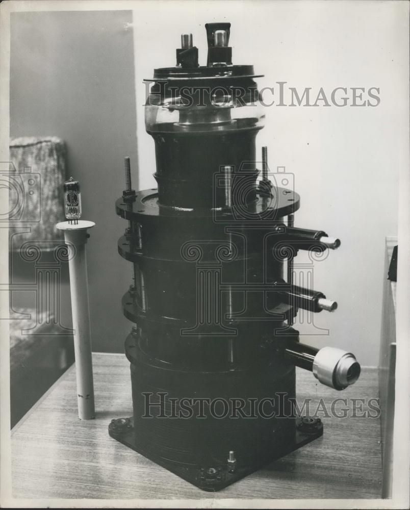 1957 Press Photo Radio & Electronic Component Exhibition - Historic Images