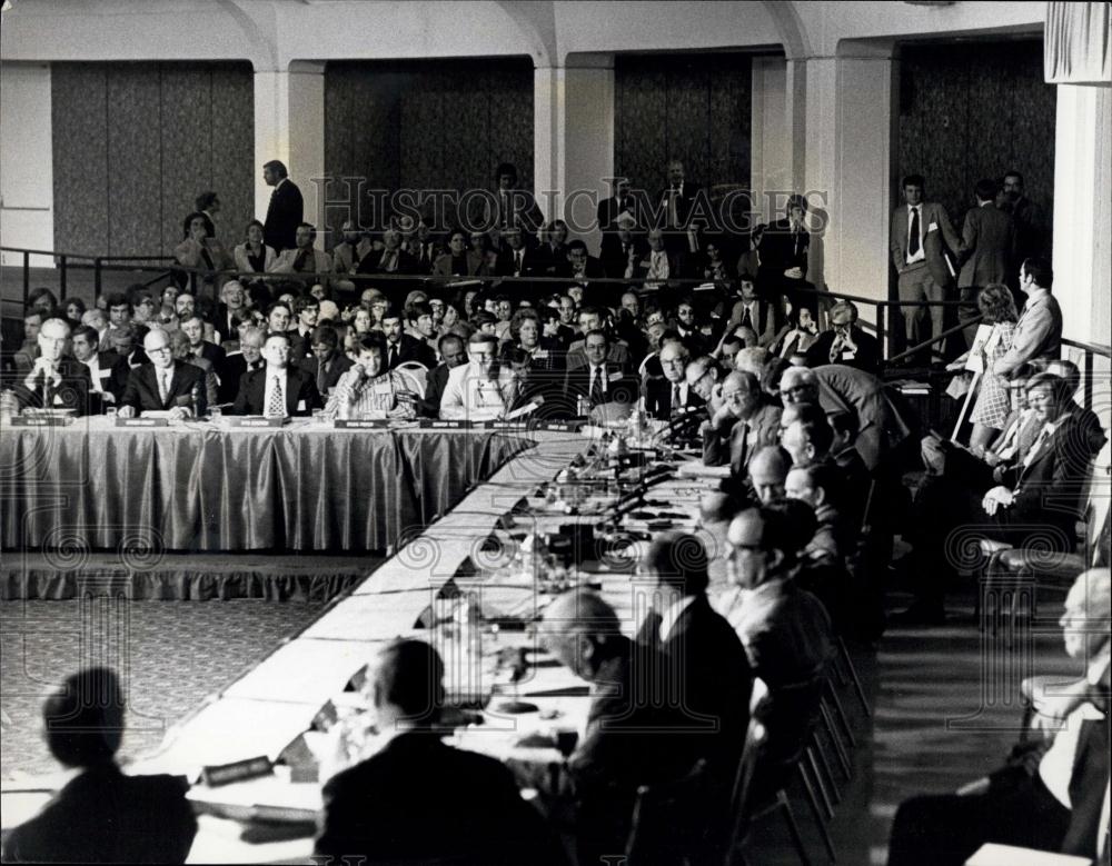 1974 Press Photo The presidents conference on inflation - Historic Images