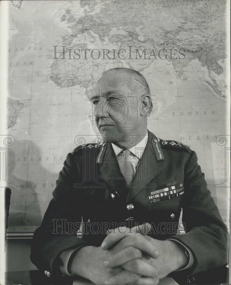1968 Press Photo Chief of General Staff holds Press Conference - Historic Images