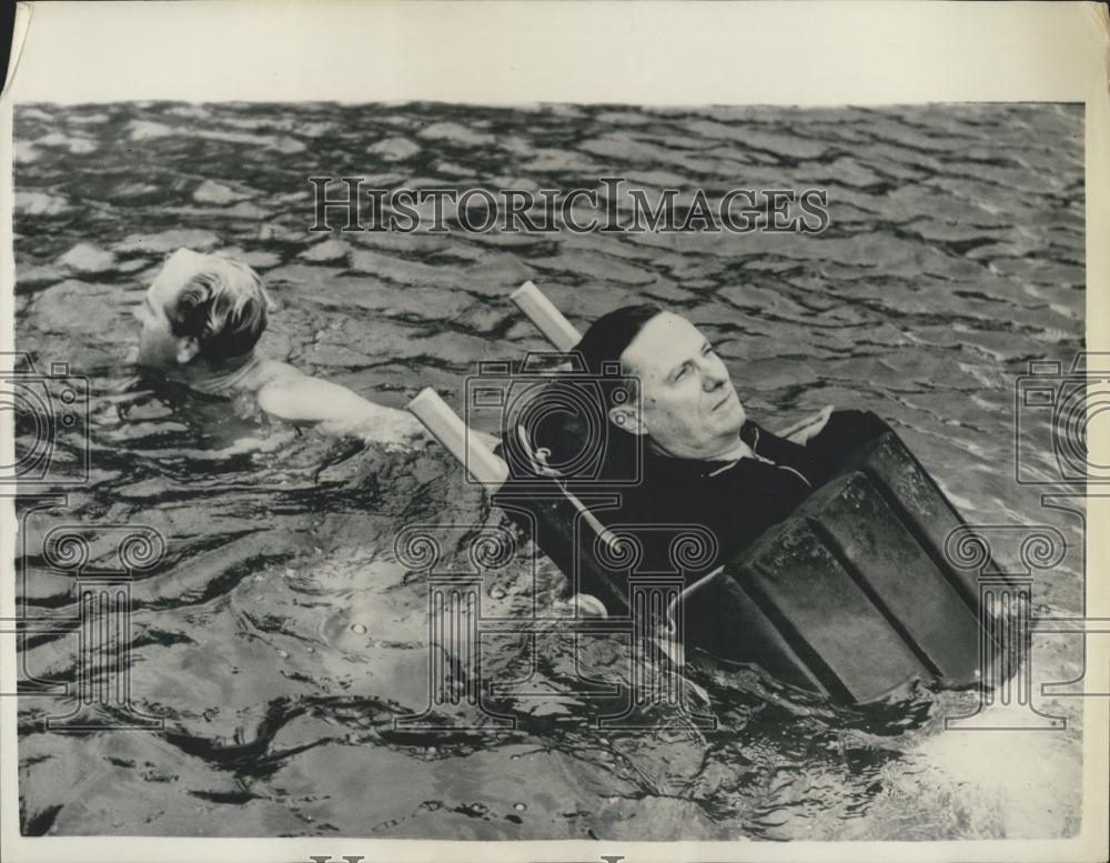 1956 Press Photo Floating Stretcher Demonstration Dutch Hospital Ship De Hoop - Historic Images