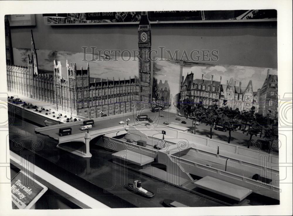 1956 Press Photo Model of new highway proposal for London - Historic Images