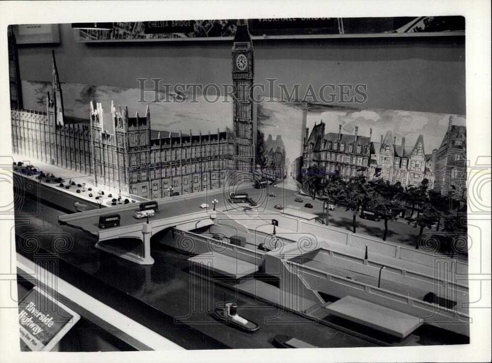 1956 Press Photo Model of new highway proposal for London - Historic Images