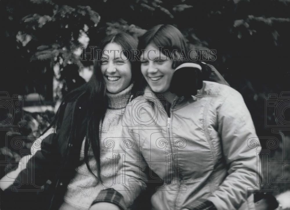 Press Photo Michele Flynn & Karen Quinlan - Historic Images