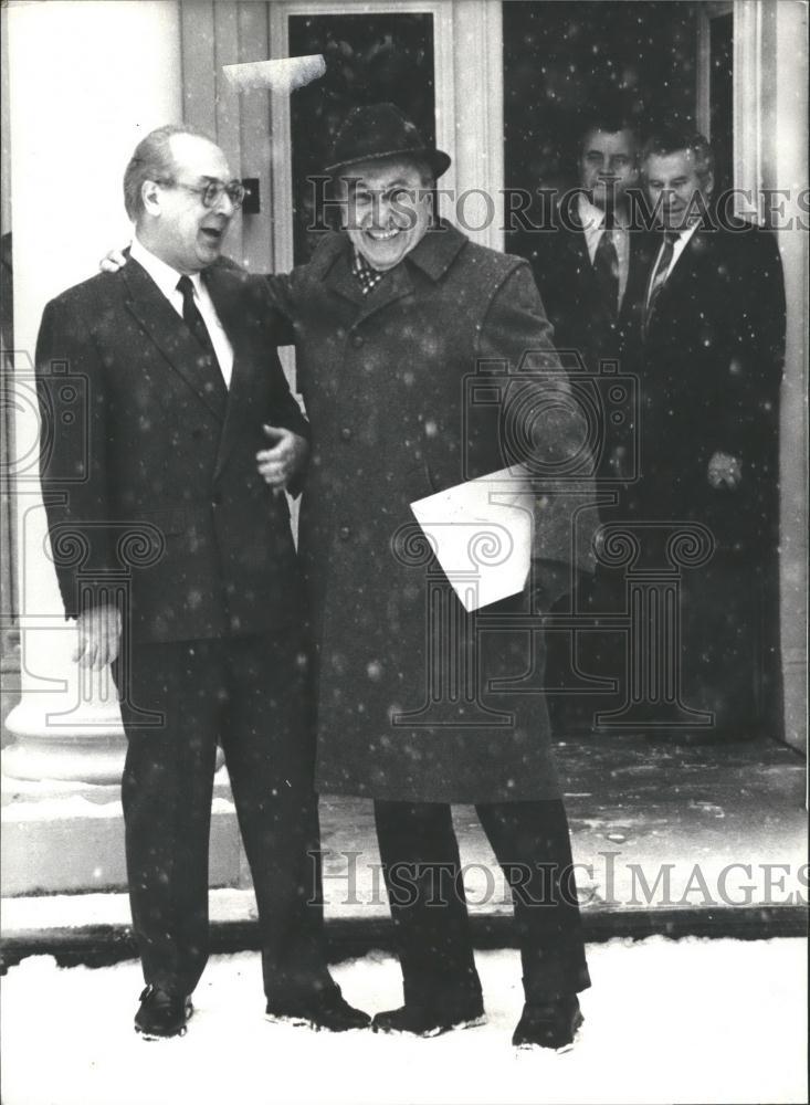 Press Photo Soviet Delegate Yuri Voronzov, Max Kampelman, Geneva - Historic Images