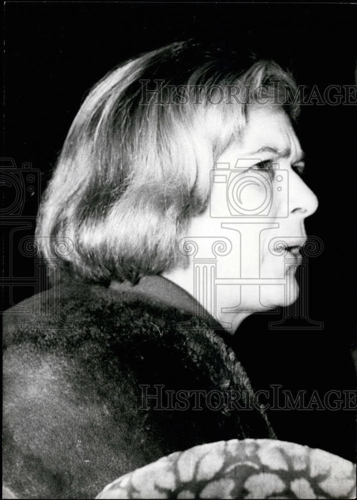 Press Photo Actress Melina Mercouri Speaking Candid - Historic Images