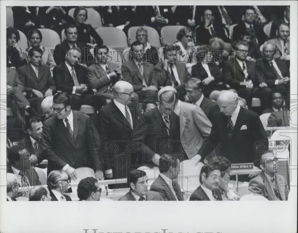 1973 Press Photo Walter Scheel, Foreign Min. And Walter Gehlhoff at the UN - Historic Images