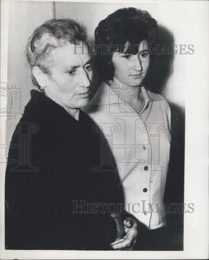 1961 Press Photo Mrs. Christina Gallo and daughter Giuseppina - Historic Images