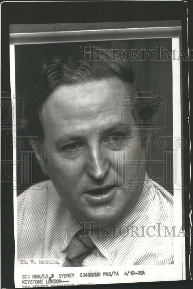 1972 Press Photo Thalidomide Doctor, Gynecologist William McBride - Historic Images