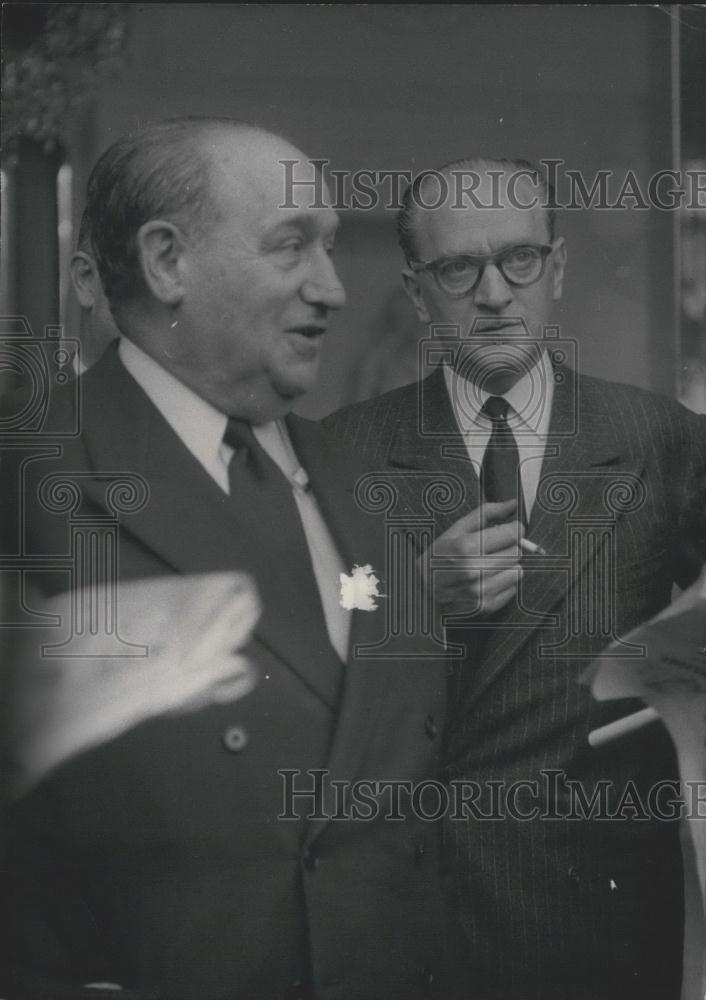 1953 Press Photo French Prime Minister Guy Mollet Charles Lussy Socialist Leader - Historic Images