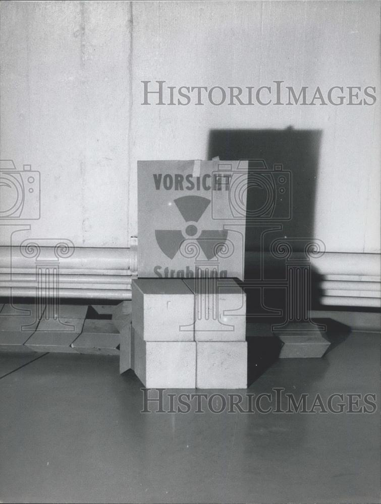 Press Photo Radiation warning signs - Historic Images