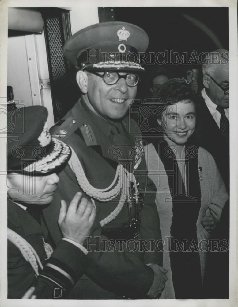 1953 Press Photo King Paul And Queen Federika Of Greece Arrive In New York - Historic Images