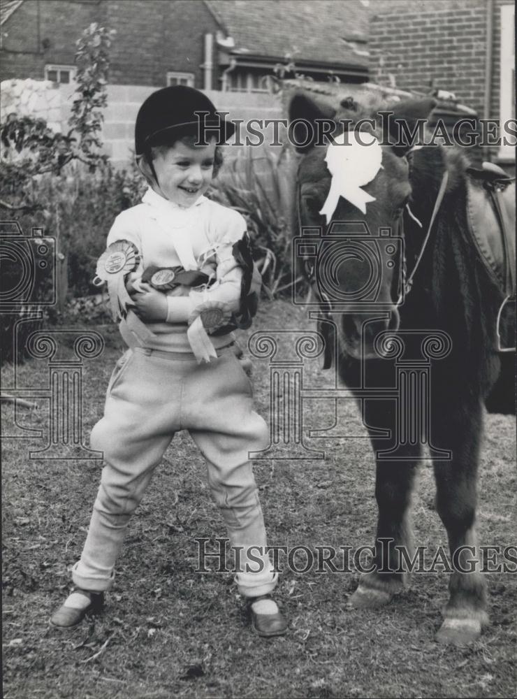 Press Photo Anne Magrath and her horse Susie - Historic Images