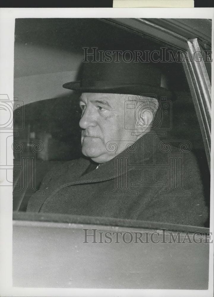 1957 Press Photo Minister Sir Percy Mills Arrives At Palace - Historic Images