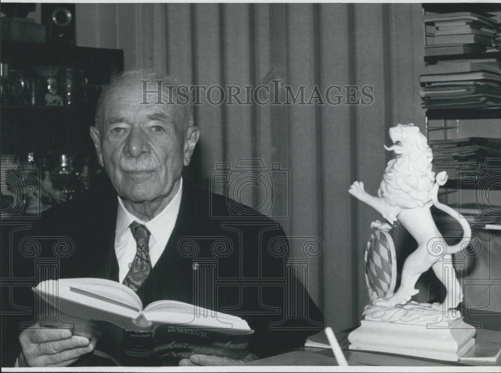 1977 Press Photo Dr. Wilhelm Hoegner ,German author - Historic Images