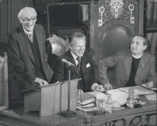 1978 Press Photo General Synod Church House Westminster Talk Ordination Women - Historic Images