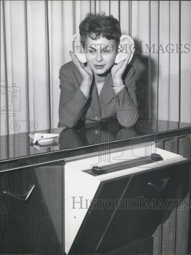 1958 Press Photo Stereophony,Telefunken Shown for 1st time in Germany - Historic Images