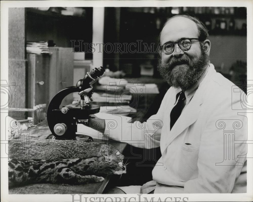 1958 Press Photo Author Mr. C.A.W. Guggisberg is Human Guinea Pig - Historic Images