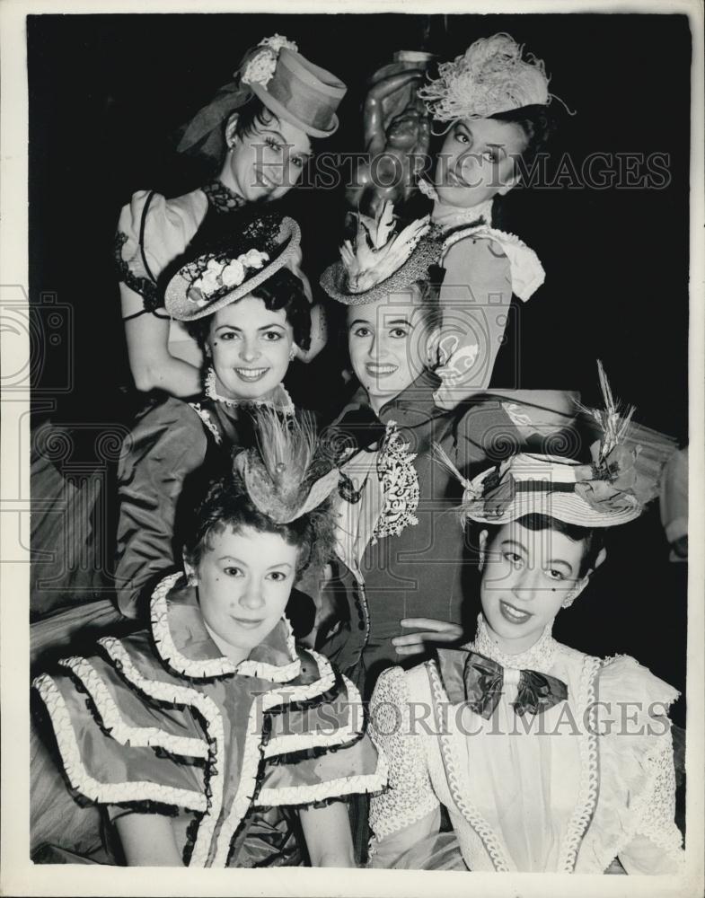 1953 Press Photo Dancers of The Merry Widow at the Royal Festival Hall - Historic Images