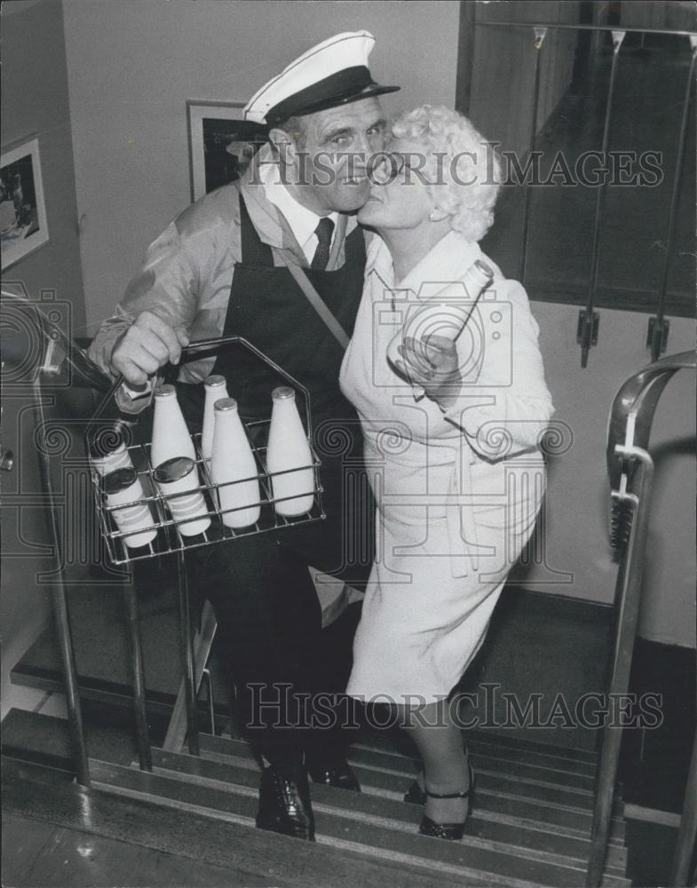 1978 Press Photo Jan Rybar,The Good Neighbour Milkman of 1978 - Historic Images