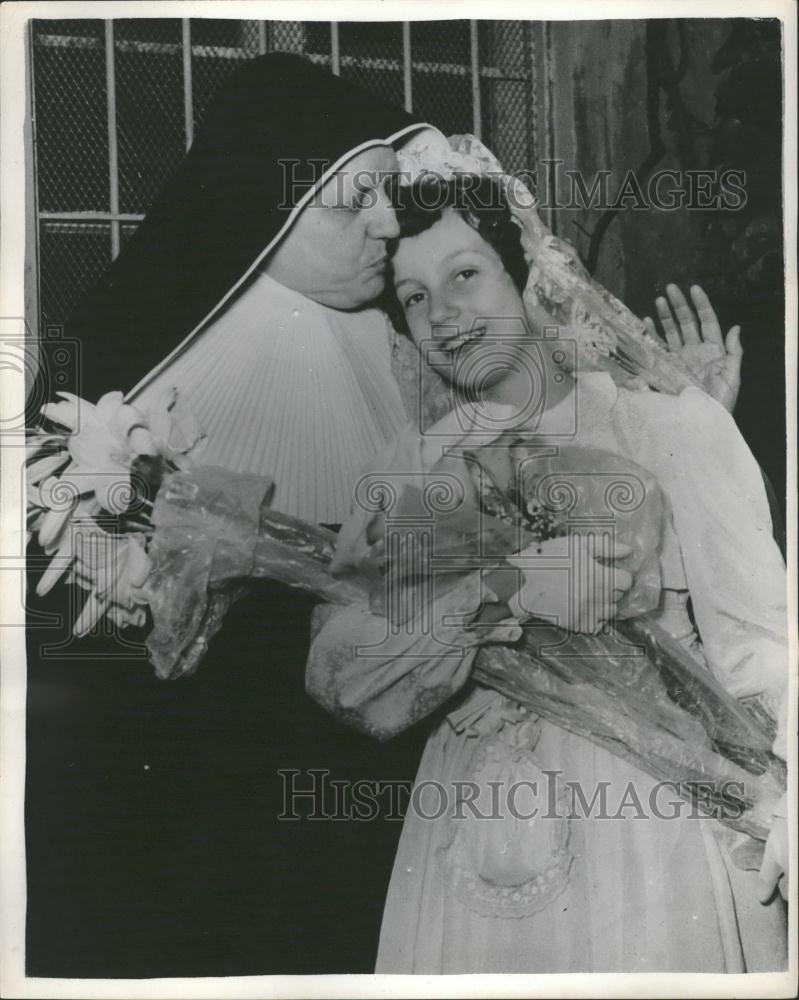 1953 Press Photo Italian Prodigy Iannela De Margo Receives Holy Communion - Historic Images