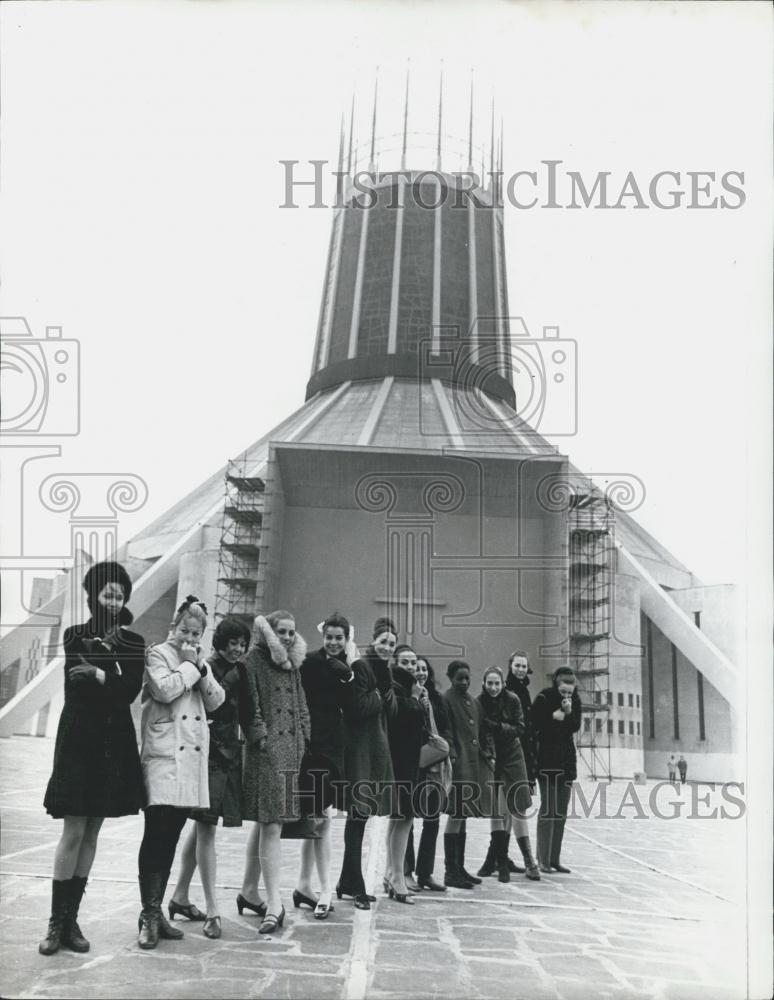 1967 Press Photo International Dancers at the Roman Catholic Cathedral - Historic Images