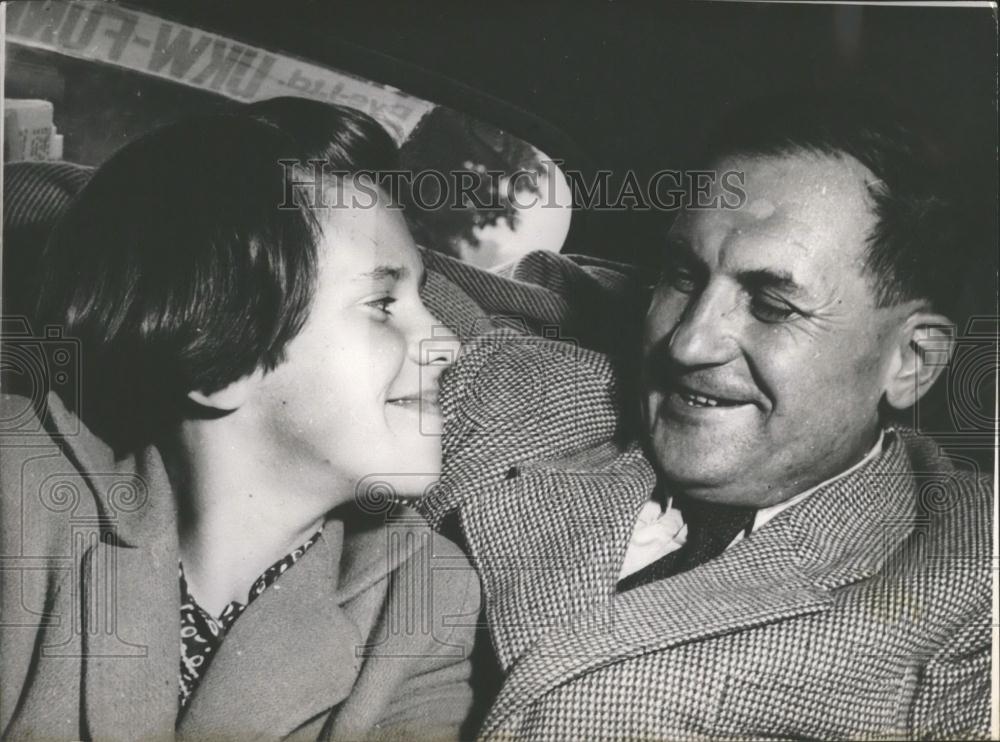 1954 Press Photo Otto Vostatek, Daughter Anni - Historic Images