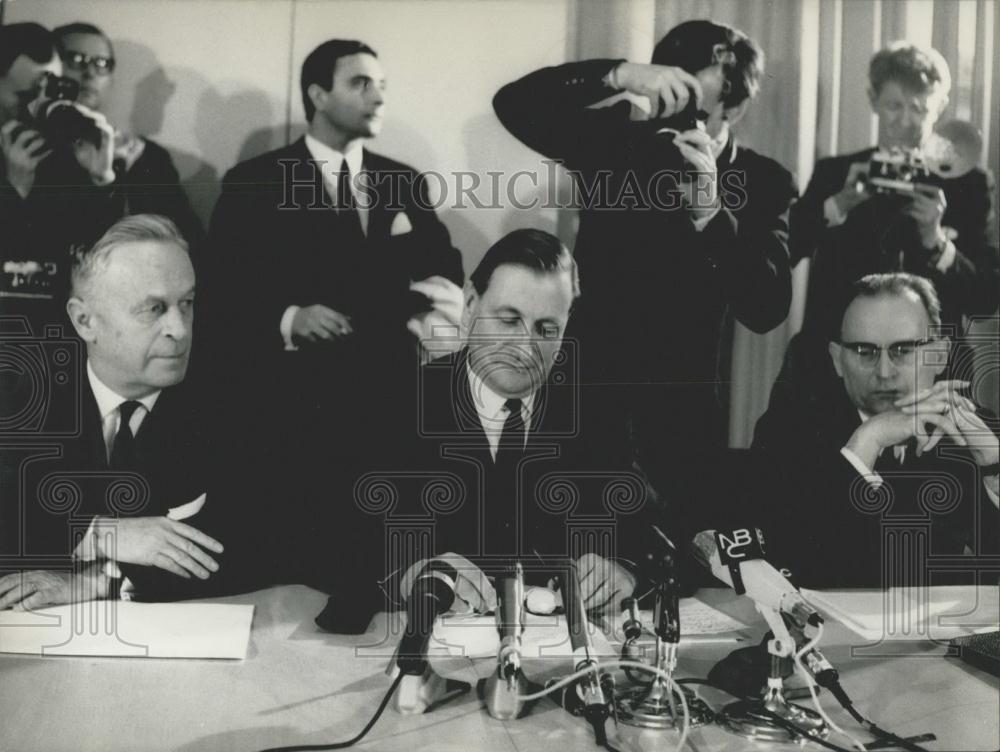 Press Photo Mr. von Moos, Mr. Riesen, Secretary General &amp; Mr. Janner - Historic Images