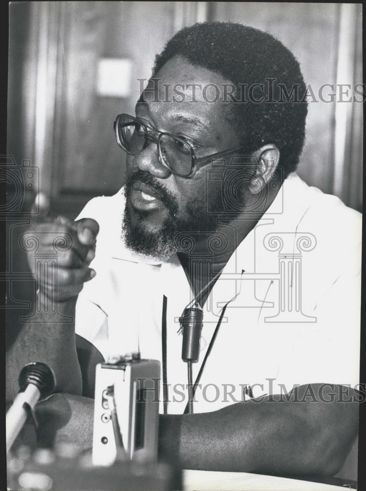 Press Photo Kenya Secretary-General Canon Burgess Carr During Press Conference - Historic Images